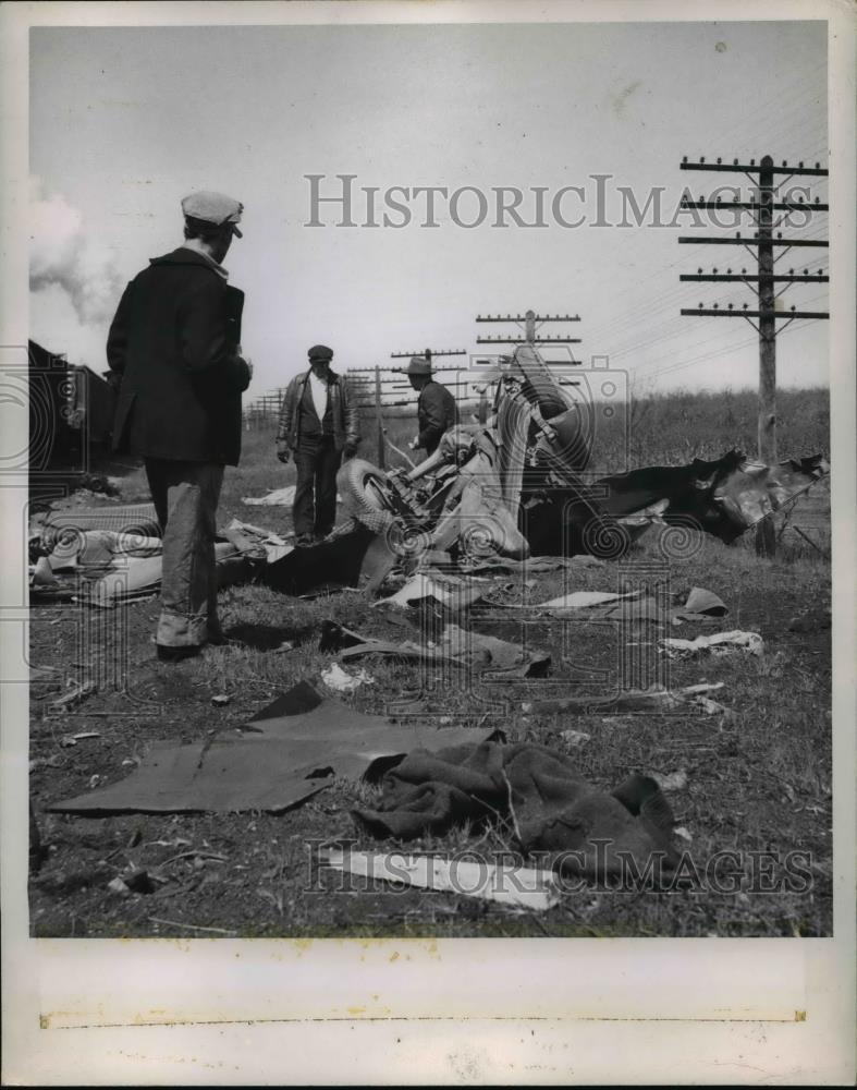 1951 Press Photo Lorain Ohio-two Ohio farmers were killed at this scene. - Historic Images