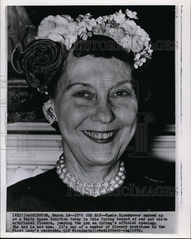 1959 Wire Photo Mamie Eisenhower Showed up with Spring Bonnet of Reed and White - Historic Images