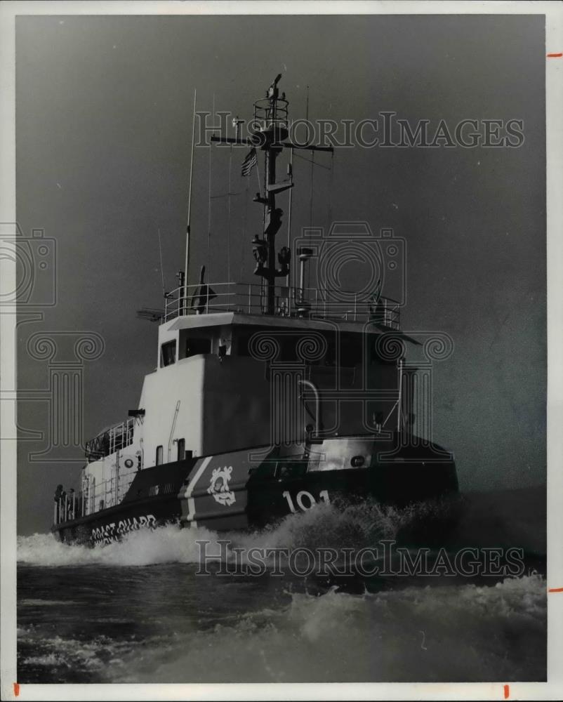 1978 Press Photo U.S. Coast Guard in Cutter, Katmai Bay. - cva79395 - Historic Images