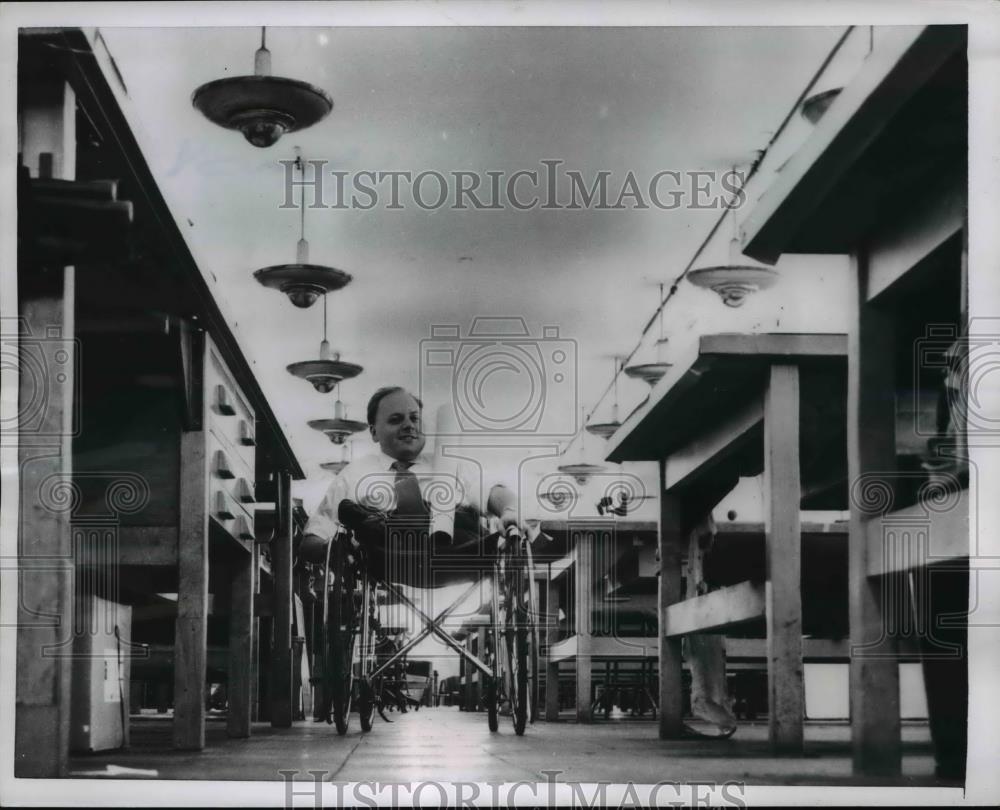 1954 Press Photo Detroit Robert Heit a draftsman for Fisher Body smiles. - Historic Images