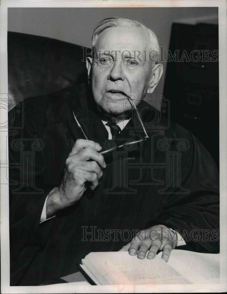 1960 Press Photo Judge HE Culbertson Ashland County Common Pleas judge - Historic Images