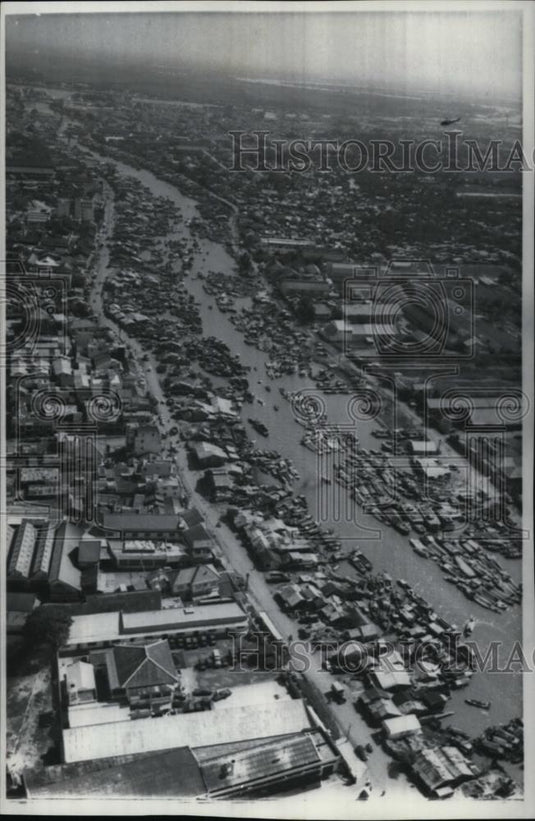 1966 Wire Photo This is a typical canal in Saigon leading away from Saigon - Historic Images