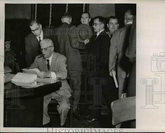 1954 Press Photo Dr Sam Sheppard & attorney Corrigan at a trial - Historic Images