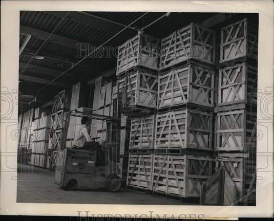 1951 Press Photo Dee Freezers of Sears , Roebuckk & Co. Philadelphia Warehouse. - Historic Images