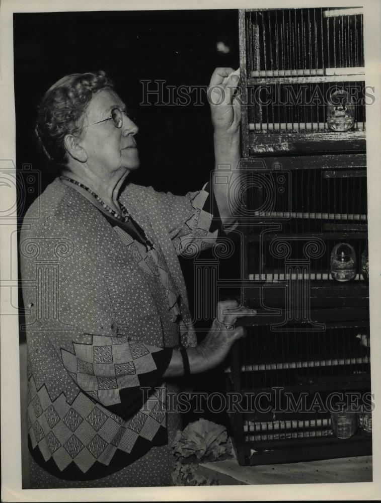 1935 Press Photo Mrs Eben Curry Kirtland Ohio - Historic Images