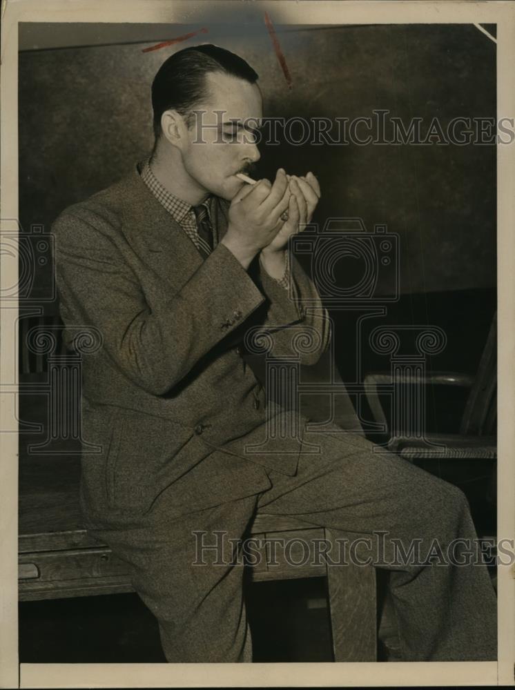 1937 Press Photo Burton Tucker Sued by Wife Susan for Abandonment New York