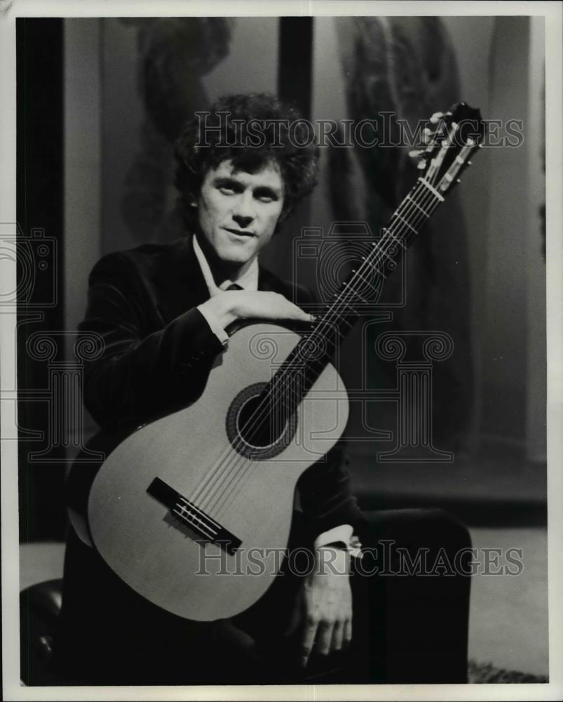 1978 Press Photo Michael Lorimer and his guitar - cvb00552 - Historic Images