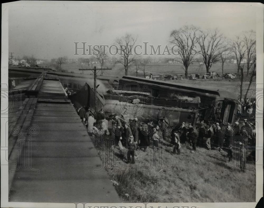 1934 Press Photo View of wreck when passenger train plowed into freight cars. - Historic Images