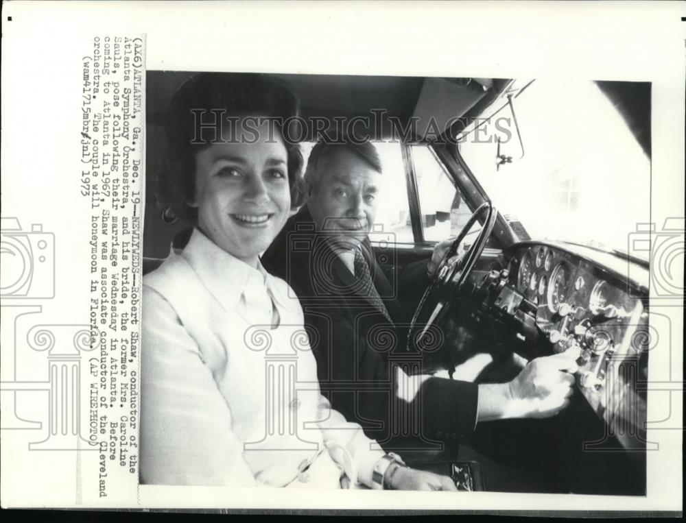 1973 Wire Photo Robert Shaw and His Bride Mrs. Caroline Sauls Pose in Atlanta - Historic Images