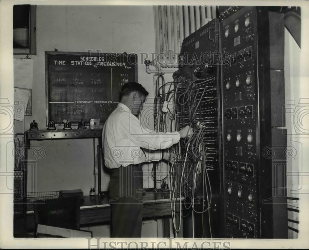 1937 Press Photo Master Switchboard at State Department Ran by Sec of State Hull - Historic Images