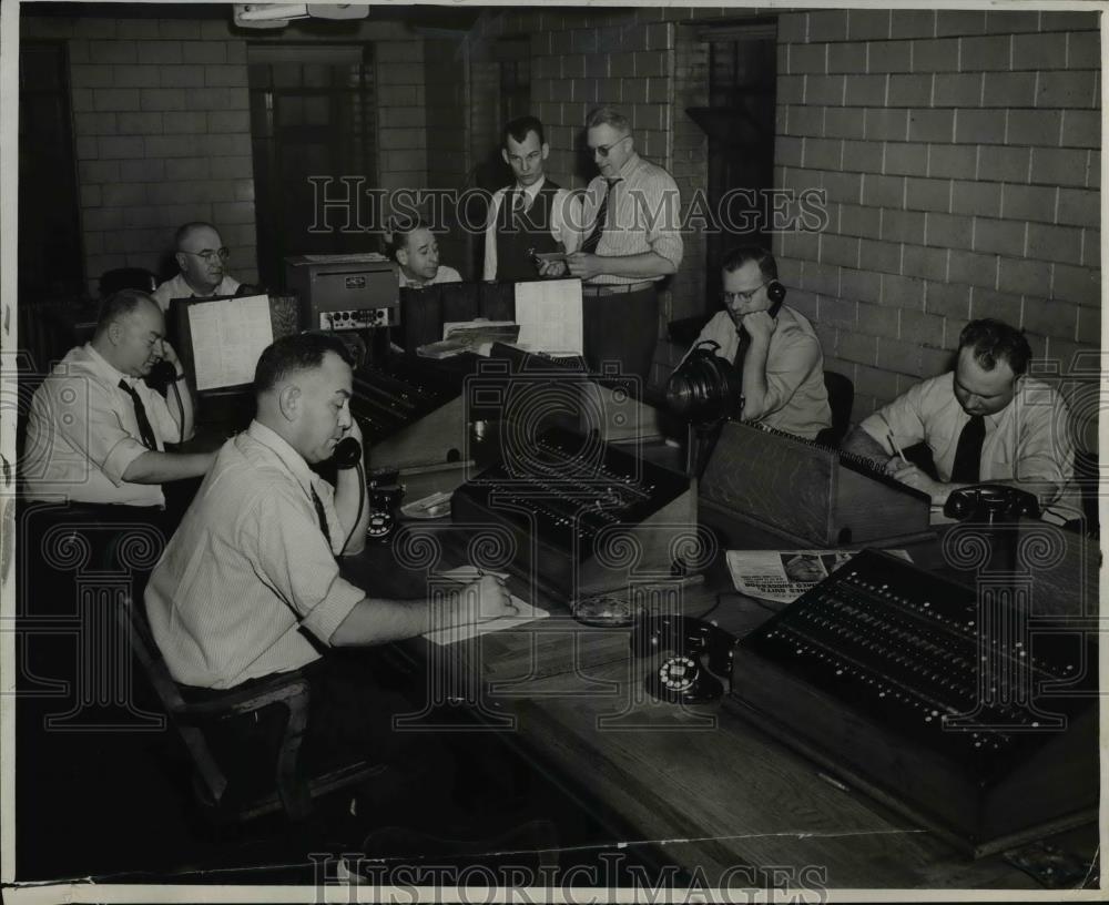 1941 Press Photo Policemen operating Police radio - cva75619 - Historic Images