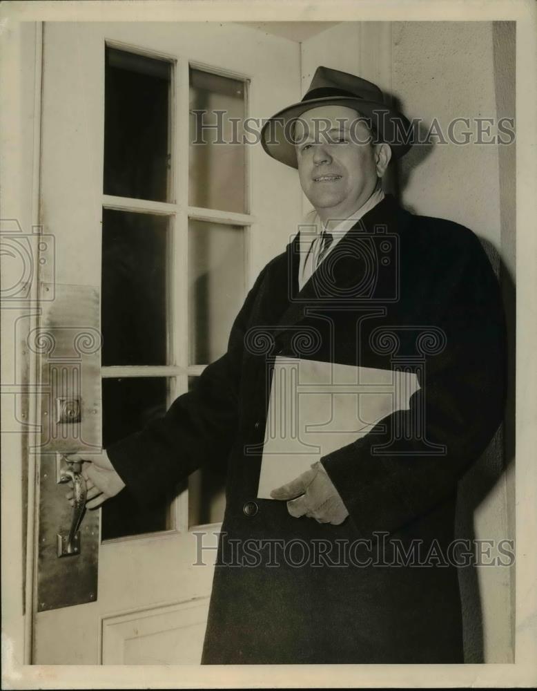 1946 Press Photo Washington DC Acting Secretary of Interior Oscar Chapman. - Historic Images