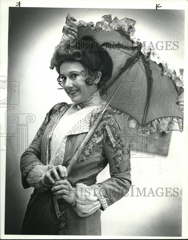 1982 Press Photo Elizabeth Streeter of Playhouse Theater - cva94452 - Historic Images