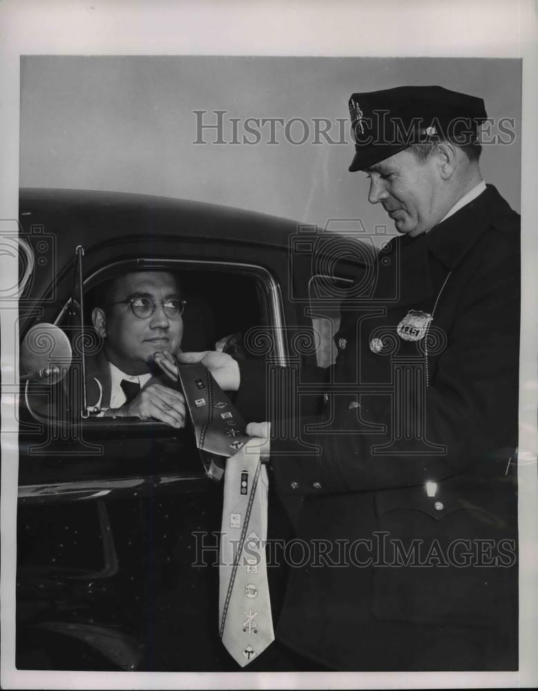 1951 Press Photo Asbury Park, George Danbury, Hiram Sachs Traffic Policeman - Historic Images