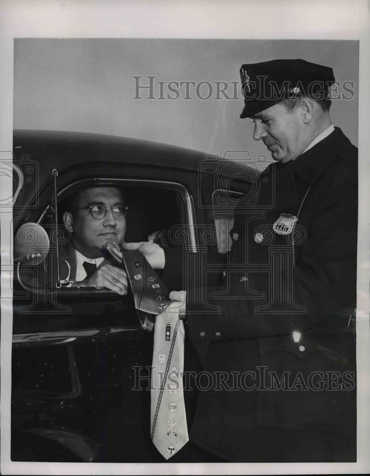 1951 Press Photo Asbury Park, George Danbury, Hiram Sachs Traffic Policeman - Historic Images