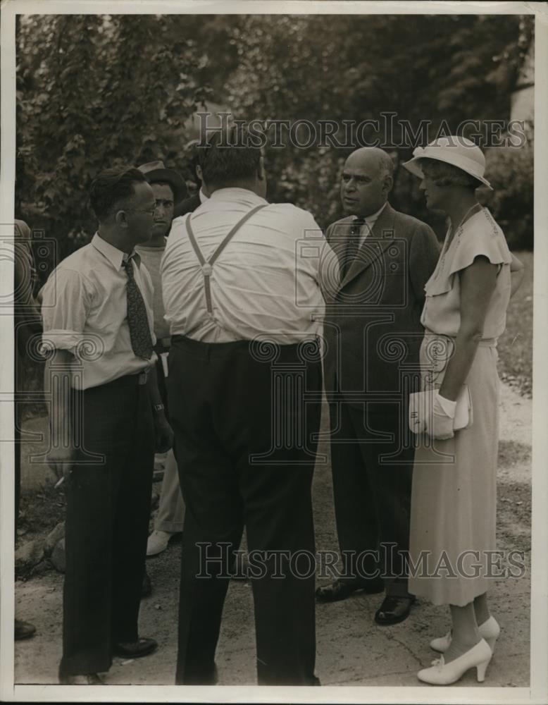 1934 Press Photo NY Governor Herbert Lehman &amp; wife speak with others - Historic Images