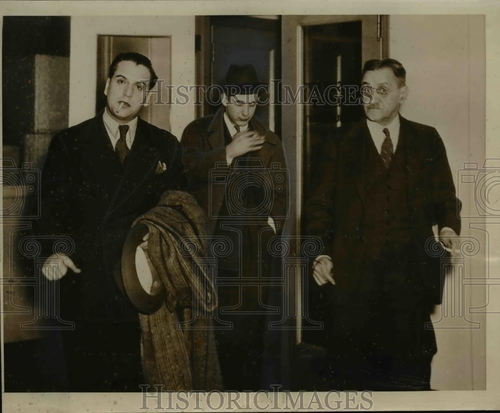 1939 Press Photo Edward Marks, Martin Korsh, Deputy US Marshall Socrates S. - Historic Images