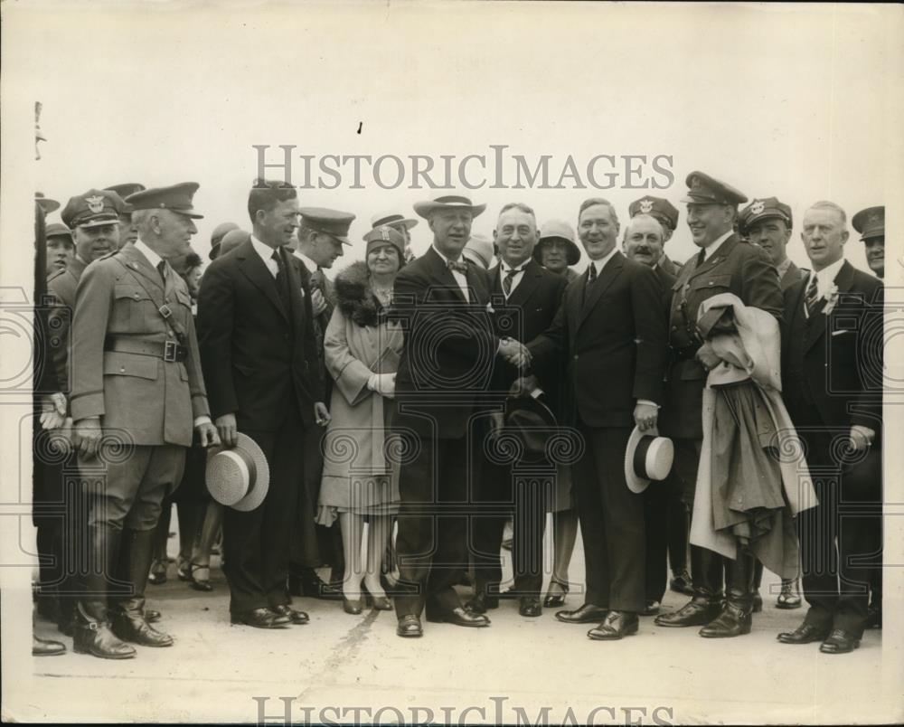 1928 Press Photo Governor of NY Alfred E Smith on Stanton Island &amp; Gootbala Brid - Historic Images