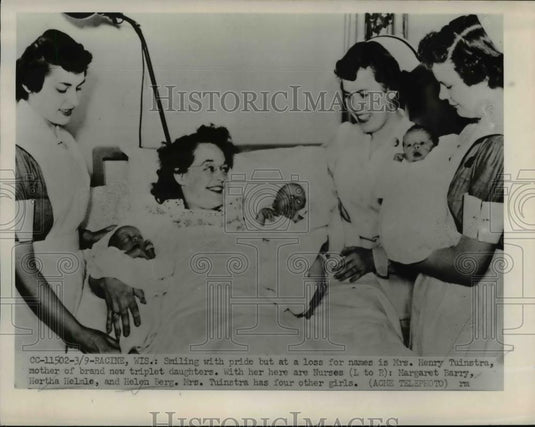 1951 Press Photo Mrs.Henry Tuinstra of Racine Wis. mother of Triplets. - Historic Images