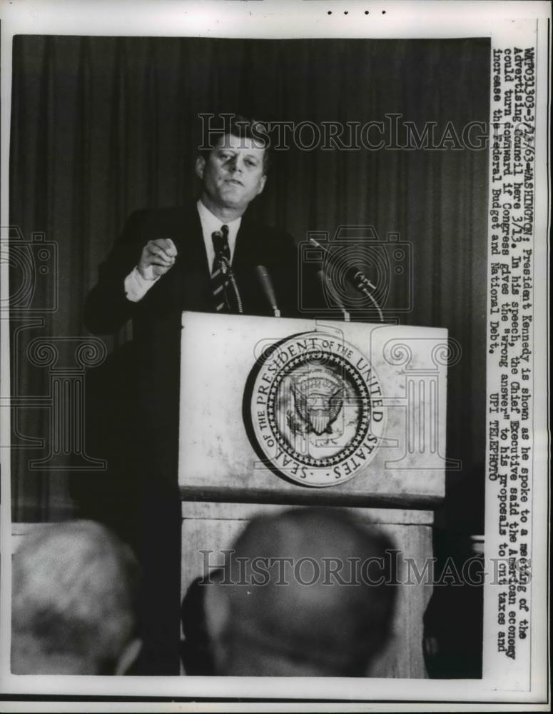 1963 Press Photo Washington President Kennedy shown as he spoke at meeting. - Historic Images