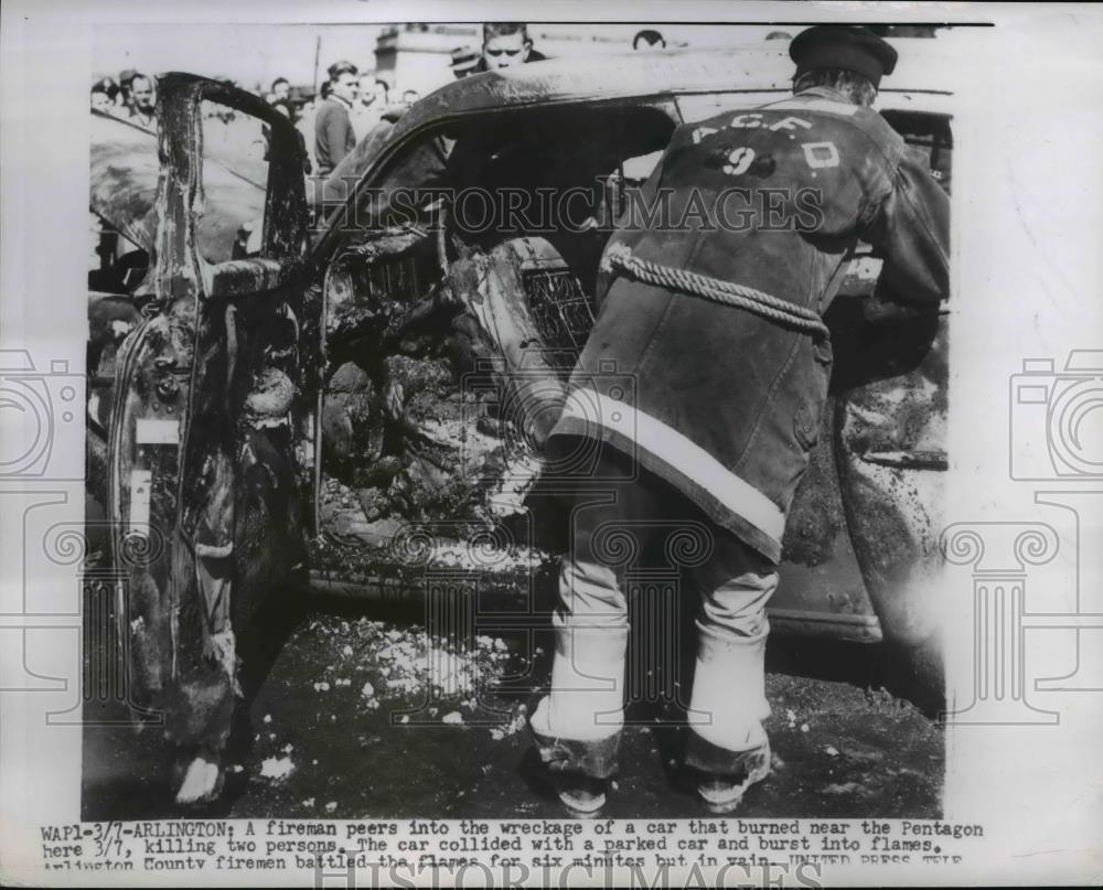 1954 Press Photo Firemen Arlington Wreckage that killed two - Historic Images