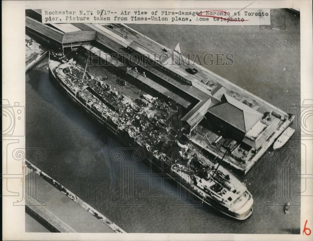 1949 Press Photo Aerial View of Fire Damaged Noronic at Toronto Pier - Historic Images