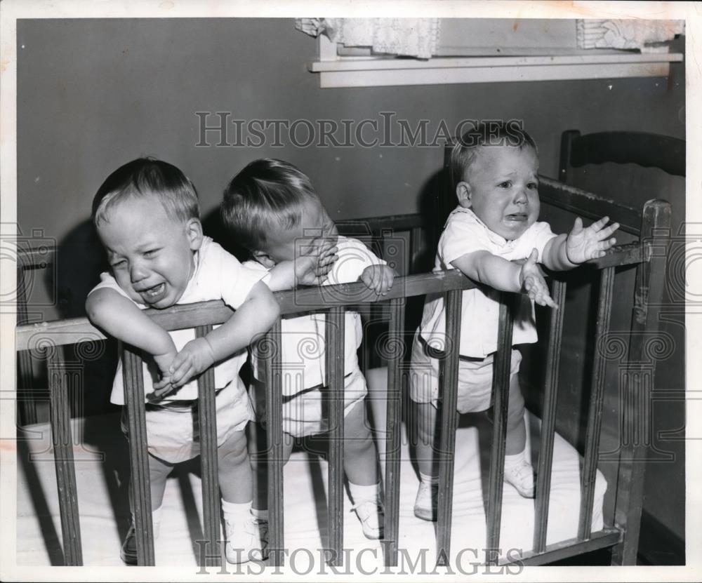 1960 Press Photo John, Robert and Eugene Fry-Triplets first birthday. - Historic Images