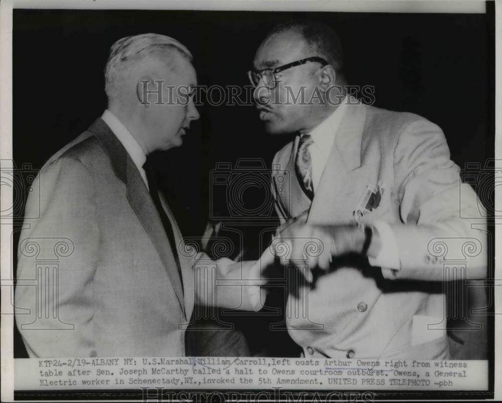 1954 Press Photo U.S. Marshal William Carroll, Trial Witness Arthur Owens - Historic Images