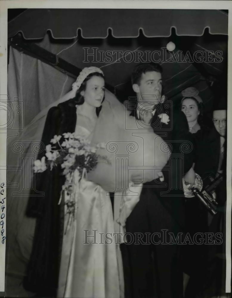 1940 Press Photo Theodore Roosevelt 3rd Grandson of Late President & His Bride - Historic Images