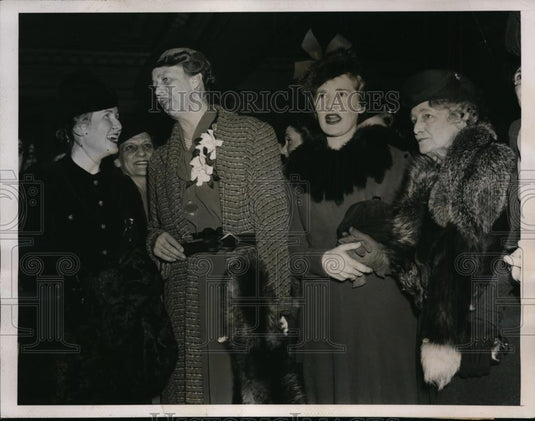 1939 Press Photo First Lady Eleanor Roosevelt, Cabinet Wives at Jackson Day Tea - Historic Images