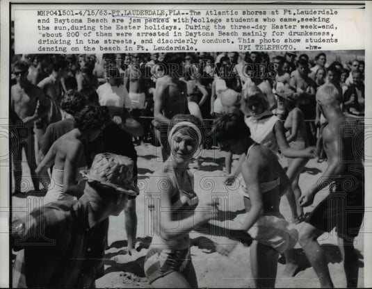 1963 Press Photo College Student jammed packed at Ft.Lauderdale & Baytona Beach - Historic Images
