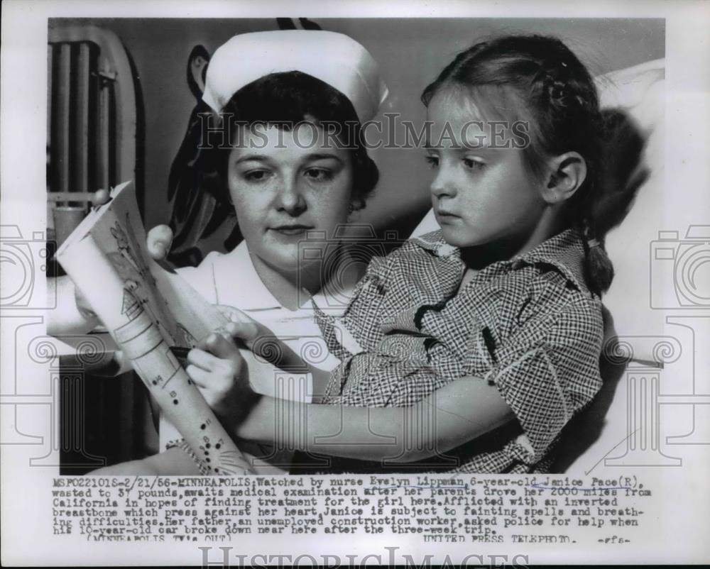 1956 Press Photo Janice Pace, afflicted with inverted breastbone press her heart - Historic Images