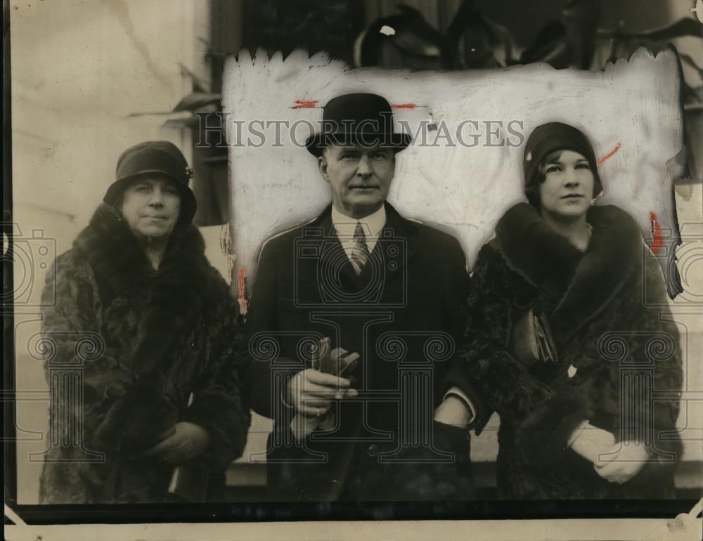 1928 Press Photo Connecticut Governor John H. Trumbull &amp; Wife, Daughter Florence - Historic Images