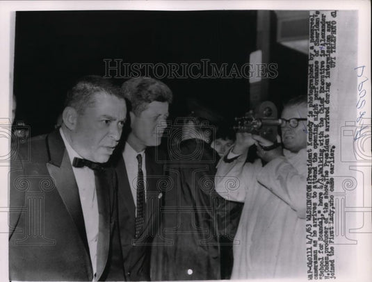 1963 Press Photo Pres. Kennedy arrives at Sheridan's "School for Scandal" - Historic Images