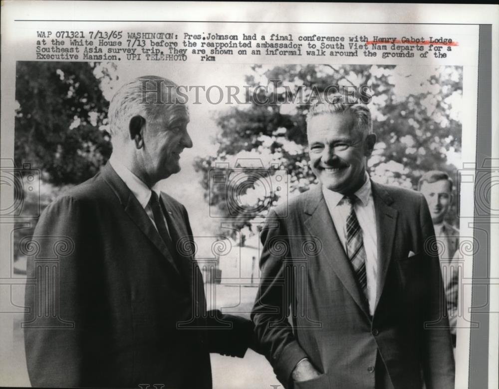 1965 Press Photo Pres. Lyndon Johnson final conference with Henry Cabot Lodge. - Historic Images