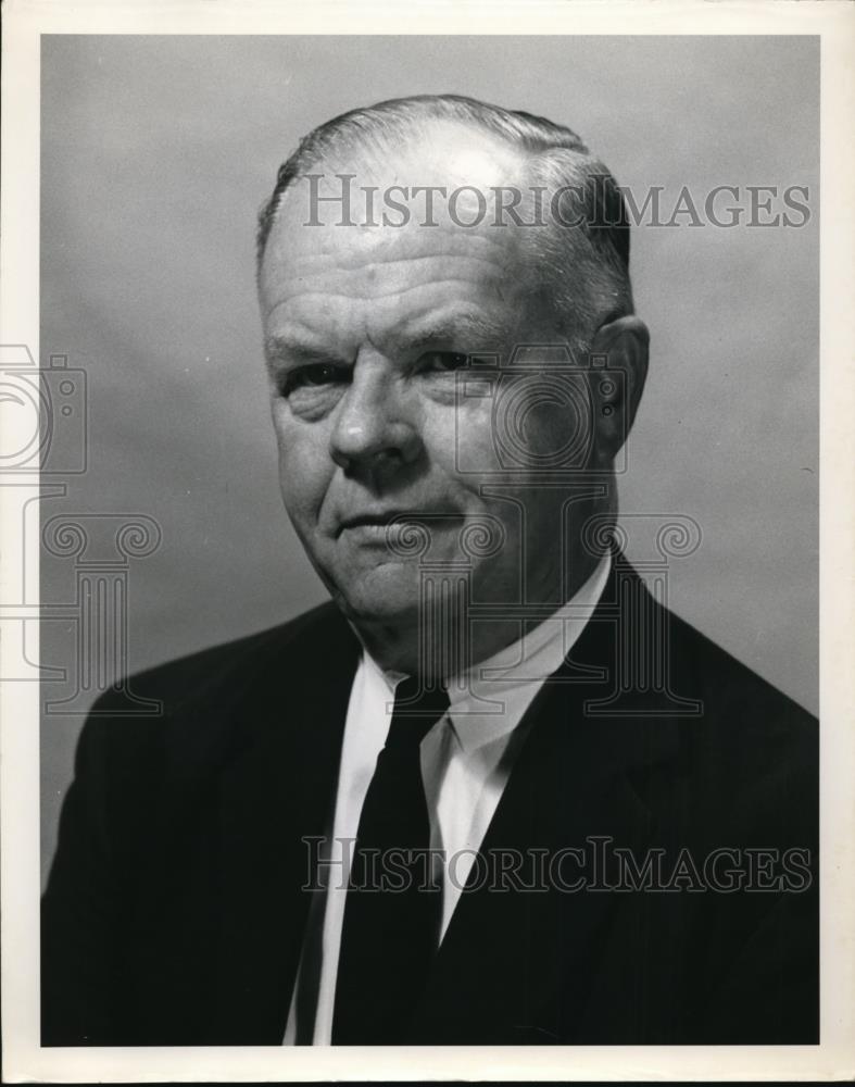 1962 Press Photo CL Frederickresearch director Mosarville Company in Ohio - Historic Images
