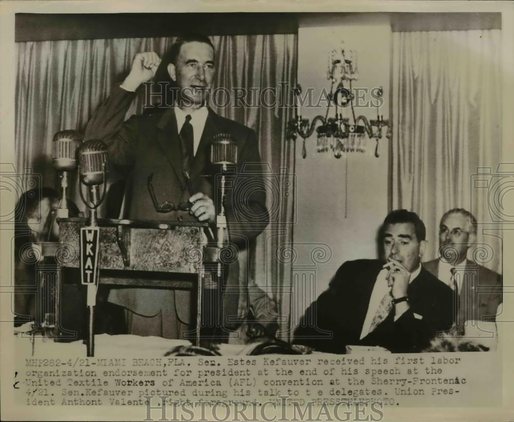 1952 Press Photo Florida Senator Estes Kefauver During United Textiles Speech - Historic Images