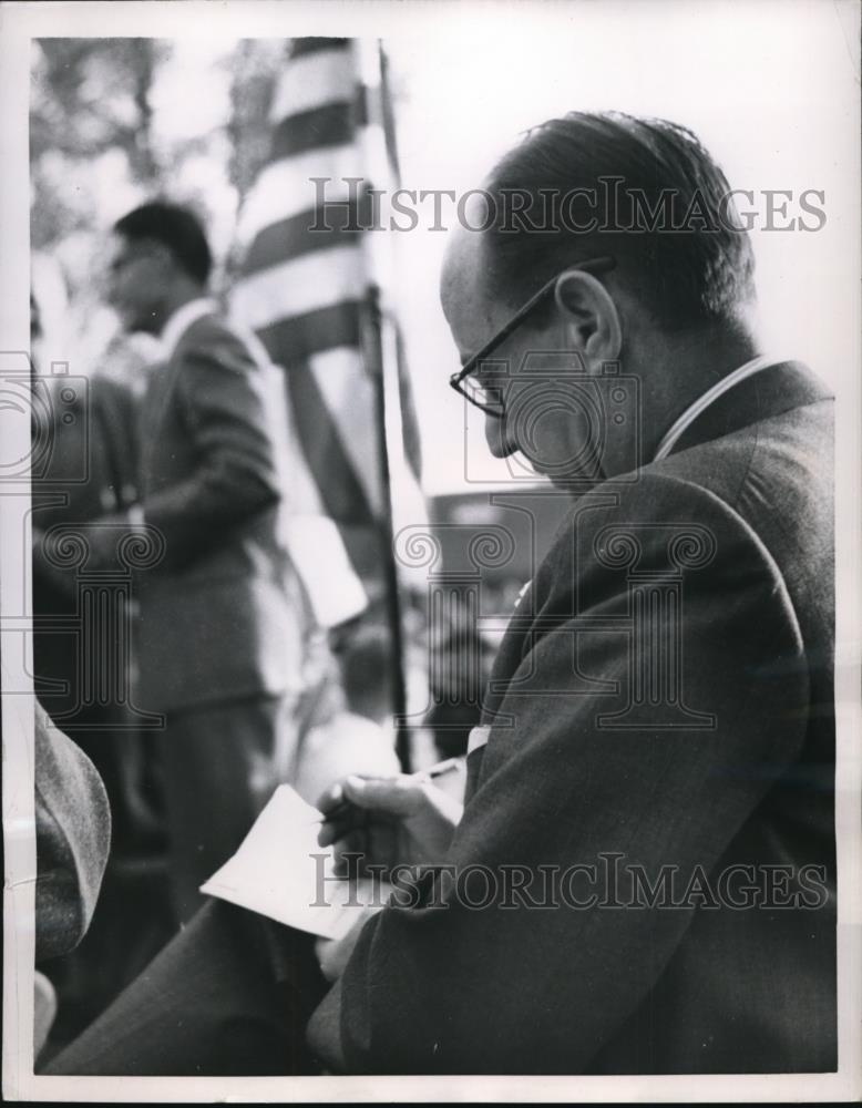 1952 Press Photo Governor of Illinois Adlai Stevenson Campaigning Alton City - Historic Images