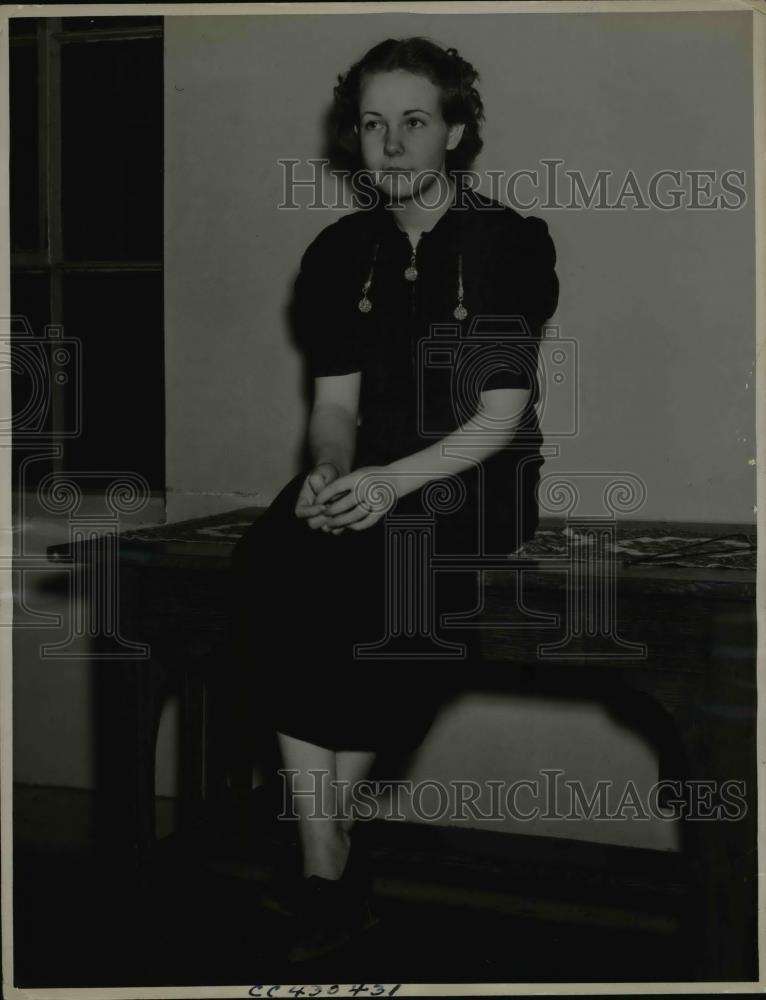 1938 Press Photo Lucille Martin Arrested At Fort Wayne Indiana Wanted, Robbery. - Historic Images