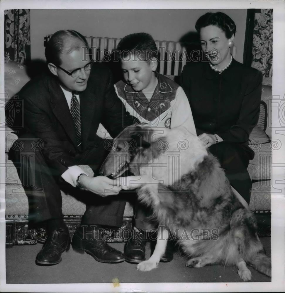 1955 Press Photo Governor Fred Hall, Wife &amp; Son Fred Jr with Dog Jinx - Historic Images