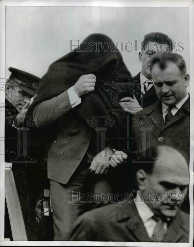 1968 Press Photo Charles F Wilson Goes to Parkhurst Prison Isle of Wight England - Historic Images