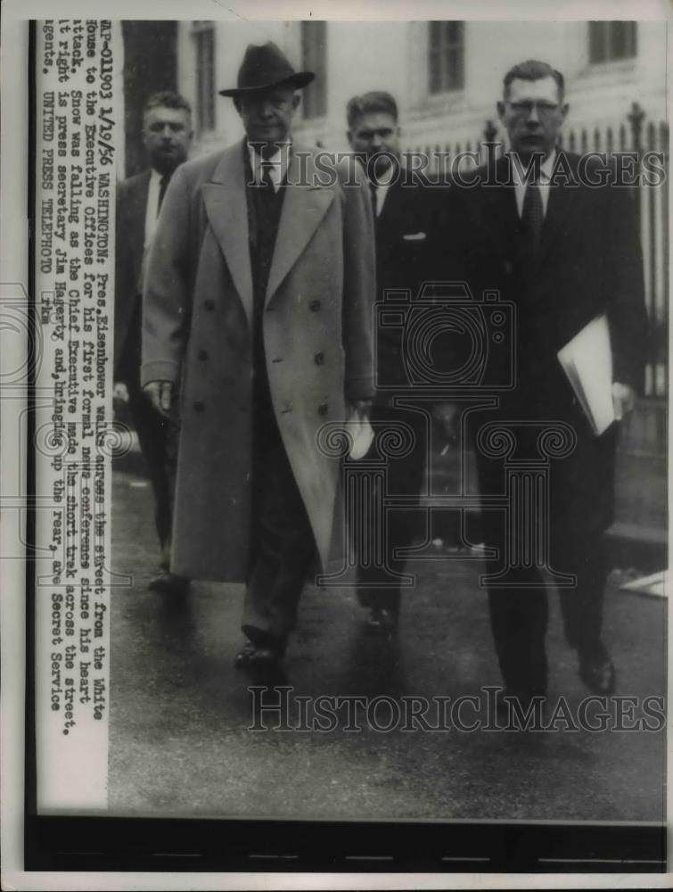 1956 Press Photo President Eisenhower &amp; Press Secretary James Hagerty in DC - Historic Images