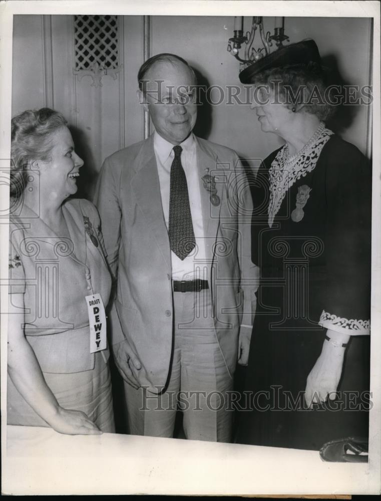 1944 Press Photo Mary Donlon, Ohio Senator Robert A. Taft, Mrs Ernest B. Griffin - Historic Images