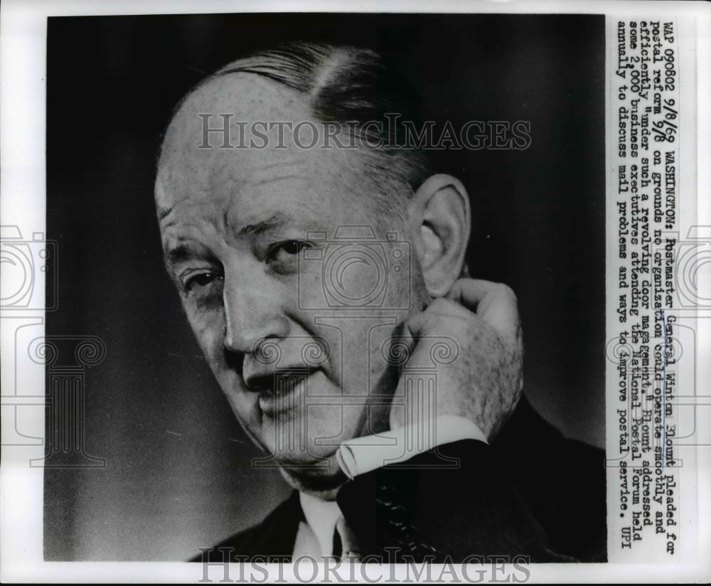 1969 Press Photo Postmaster General Winton Blount - Historic Images