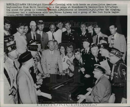 1952 Press Photo Dwight Eisenhower & American Legionaires Herman McLawhorne - Historic Images