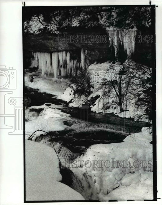 1990 Press Photo The Cuyahoga Falls view from the Sheraton Suites - cva80580 - Historic Images