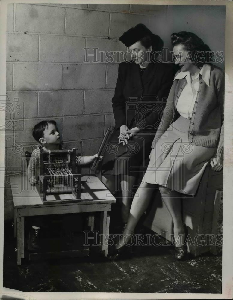 Press Photo Ralph Rodkey, Mrs W G Sullivan and Mildred Kolar. - Historic Images