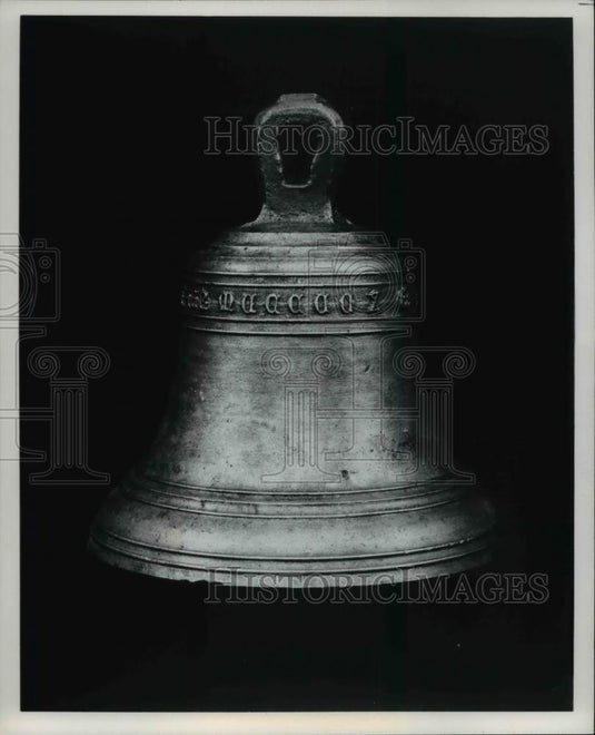 1987 Press Photo Ship's bell at Mary Rose Exhibition - cva97986 - Historic Images