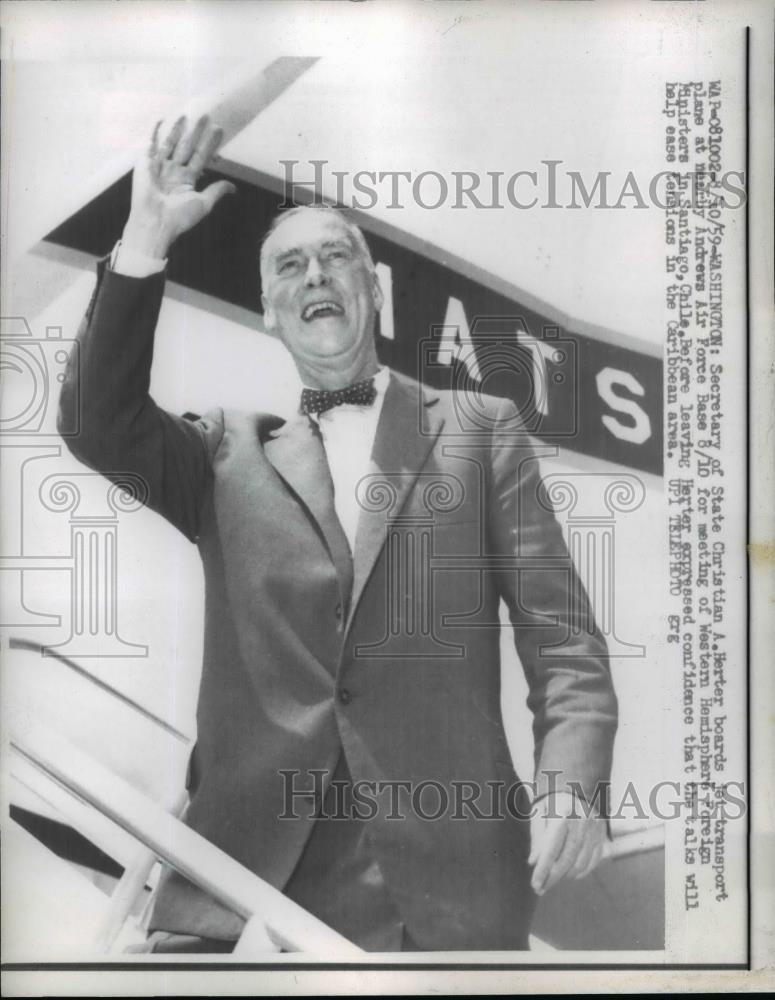 1959 Press Photo Sec of State Christian A Herter on plane to Santiago Chile meet - Historic Images