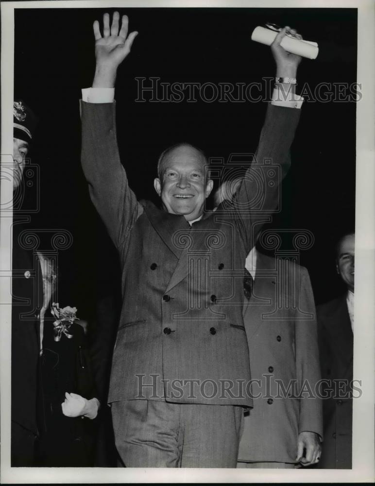 1952 Press Photo President elect Dwight Eisenhower at a celebration - Historic Images